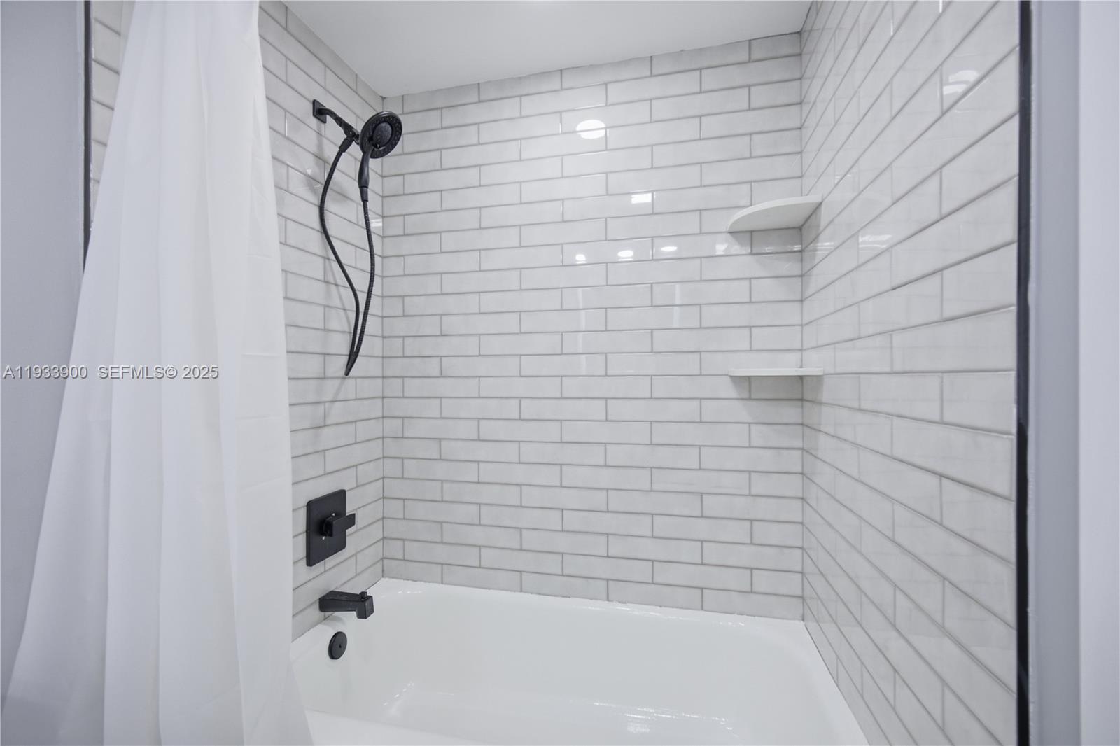 802 2 / 2 1132 sq. ft. $ 2025-12-21 0 foto