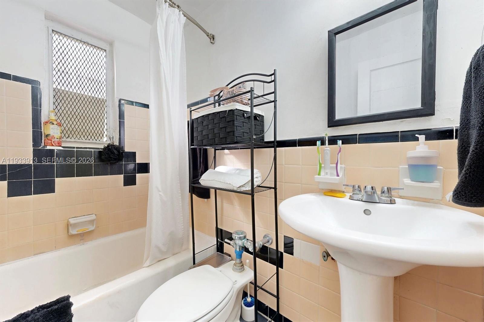   /   sq. ft. $ 2025-12-21 0 foto