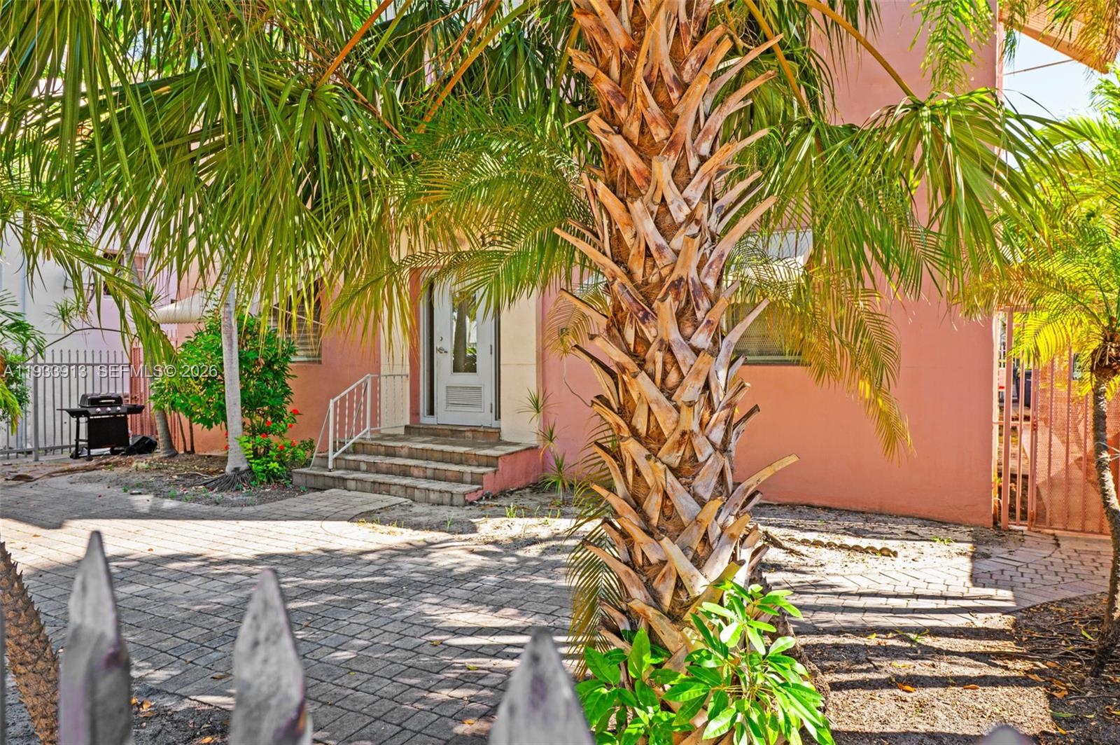   /   sq. ft. $ 2025-12-21 0 foto