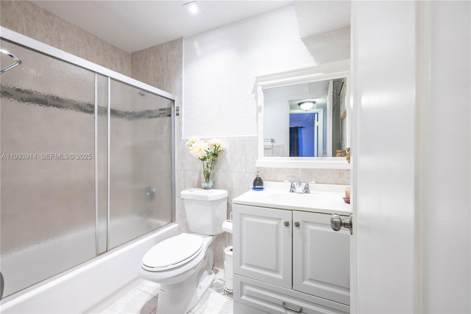 Ver detalles 309 2 / 2 850 sq. ft. $ 2026-05-28 0 foto