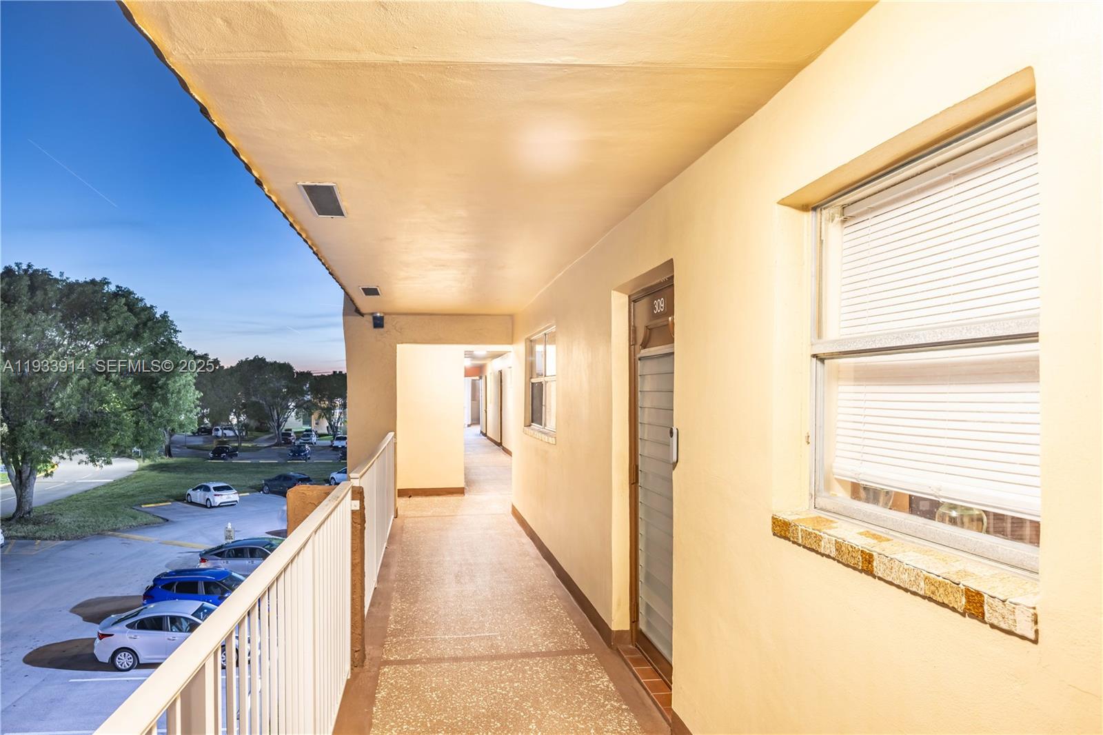 Ver detalles 309 2 / 2 850 sq. ft. $ 2026-05-28 0 foto