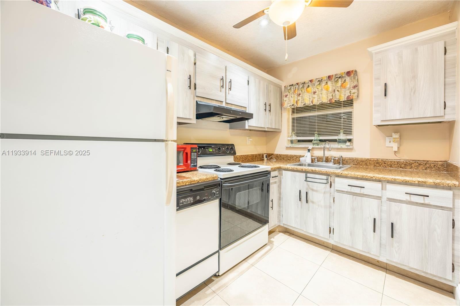 Ver detalles 309 2 / 2 850 sq. ft. $ 2026-05-28 0 foto