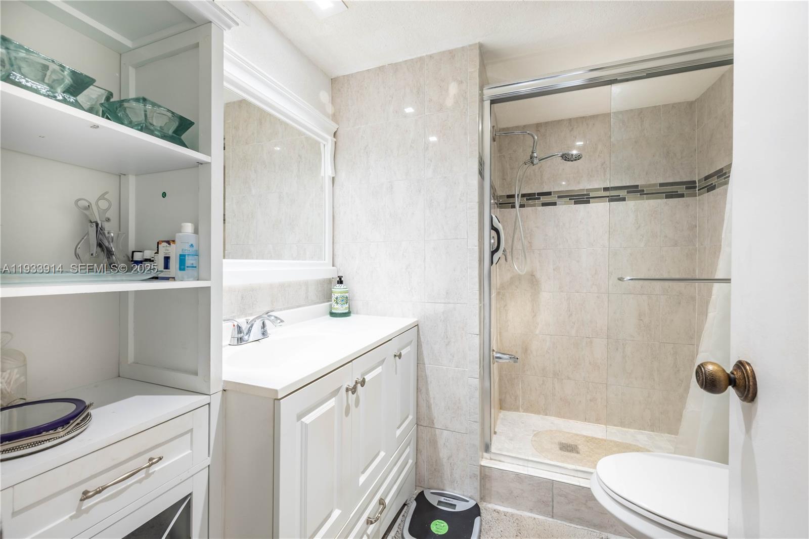 Ver detalles 309 2 / 2 850 sq. ft. $ 2026-05-28 0 foto