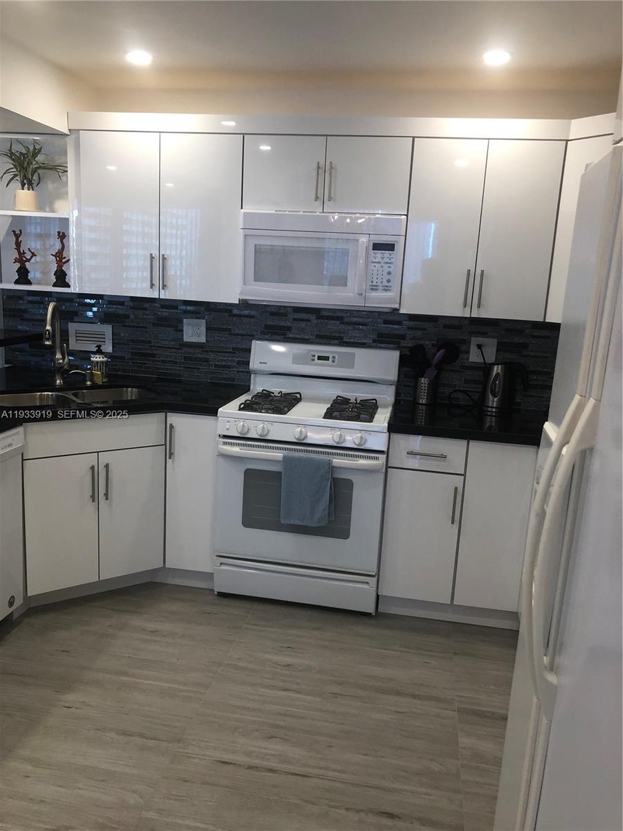 Photo of 2030 Ocean Dr  #1826, Hallandale Beach, Florida, 33009 - 