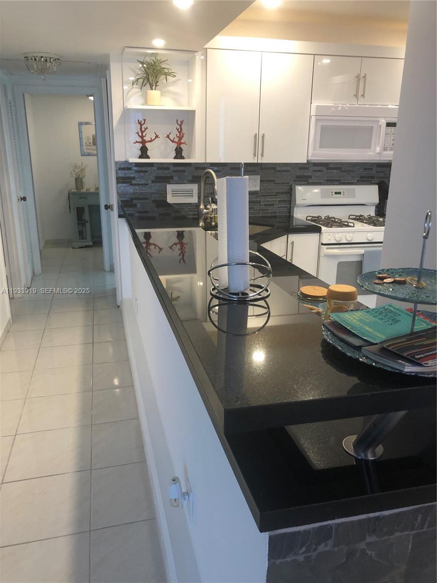 Photo of 2030 Ocean Dr  #1826, Hallandale Beach, Florida, 33009 - 