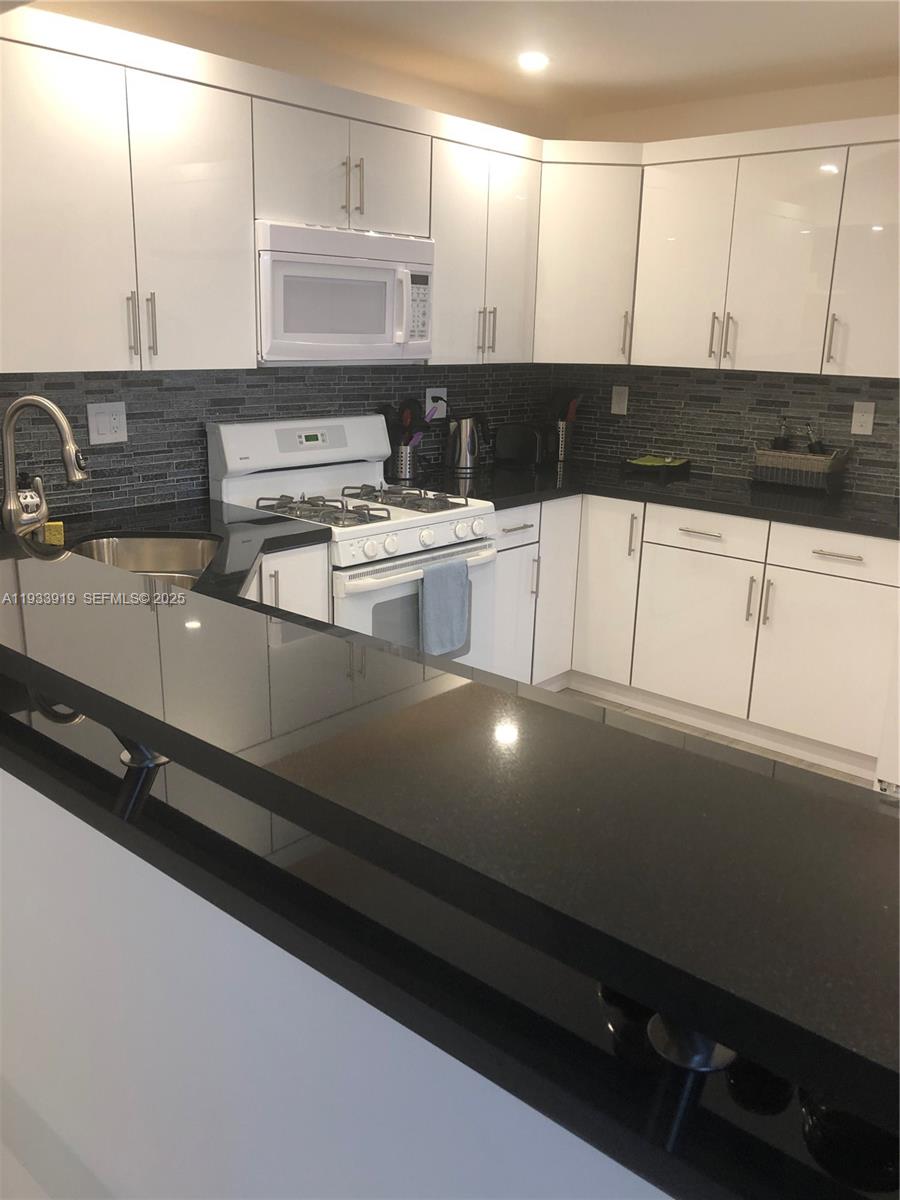 Photo of 2030 Ocean Dr  #1826, Hallandale Beach, Florida, 33009 - 