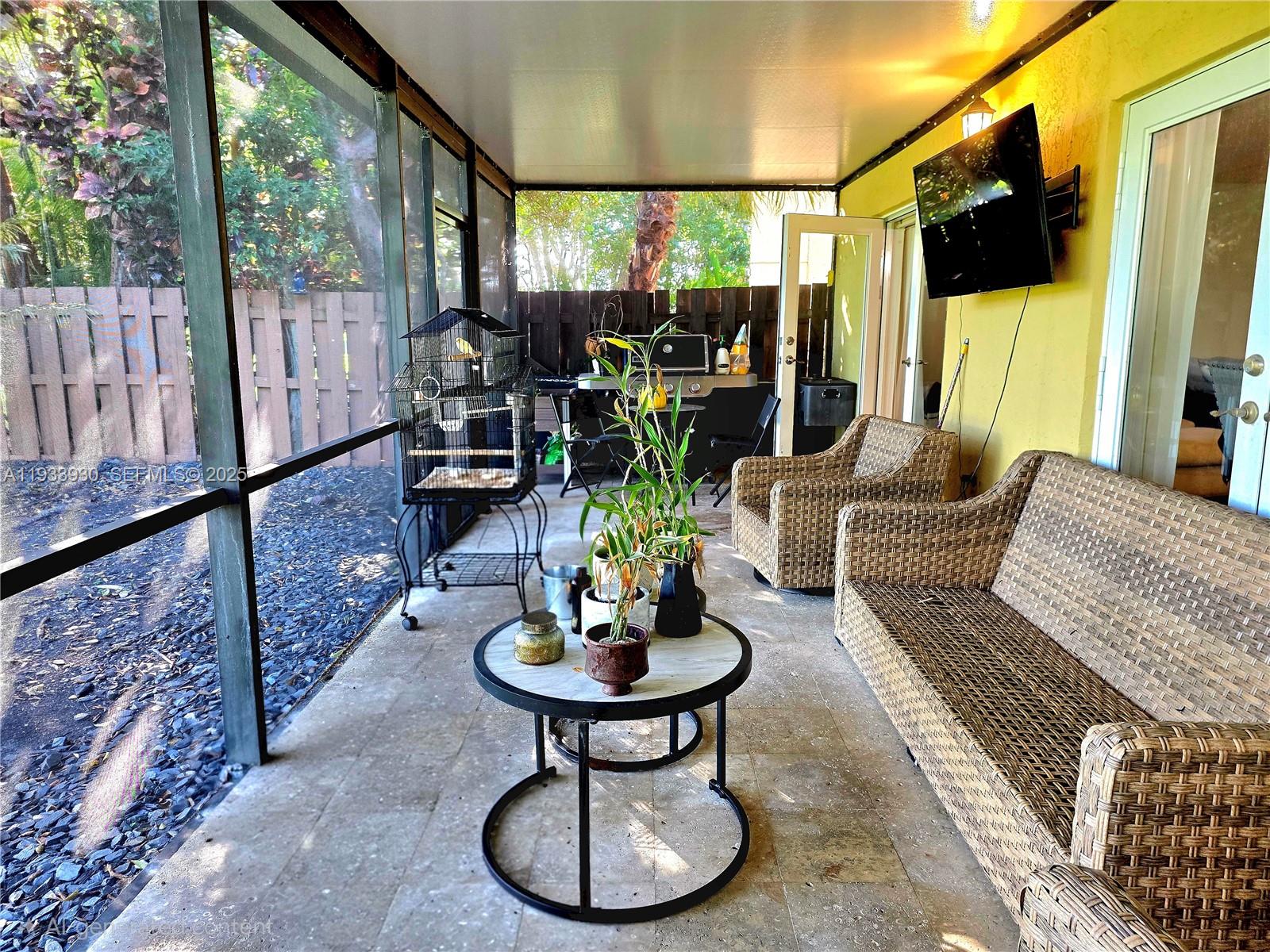 9329 4 / 3 2060 sq. ft. $ 2025-12-21 0 Photo