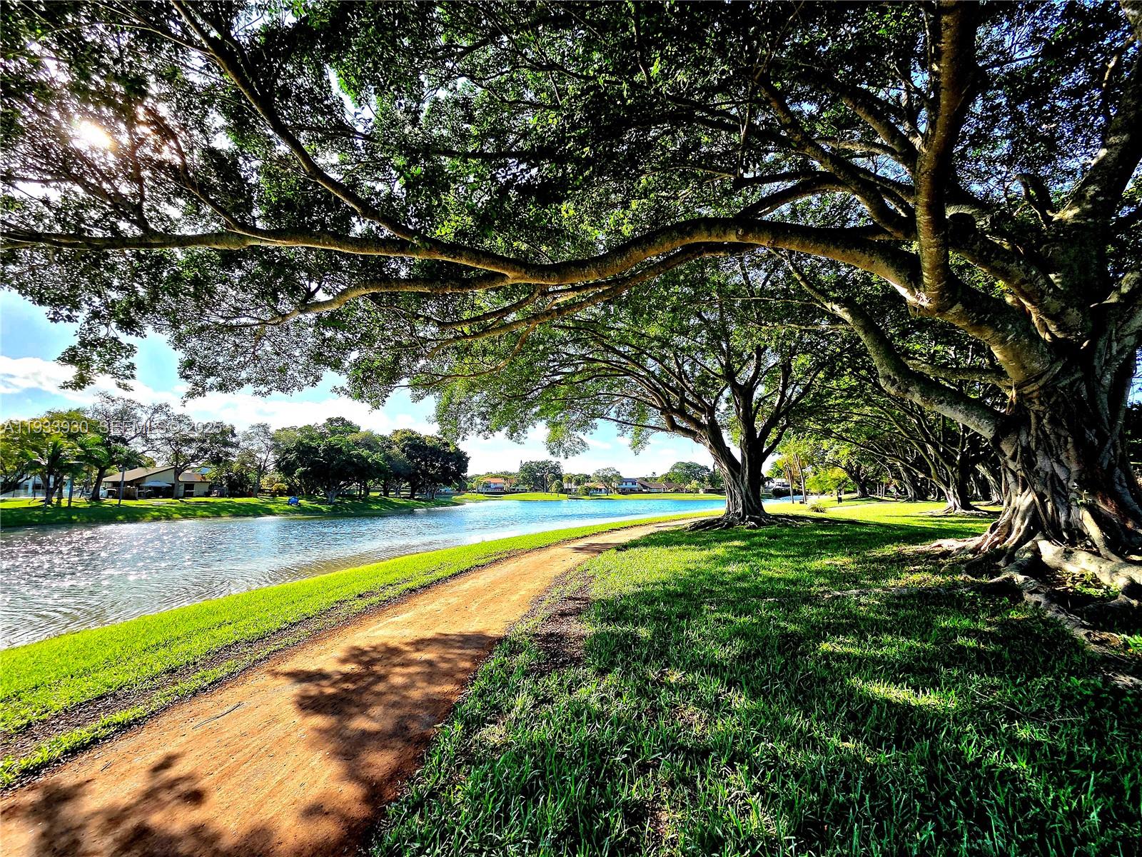 9329 4 / 3 2060 sq. ft. $ 2025-12-21 0 Photo