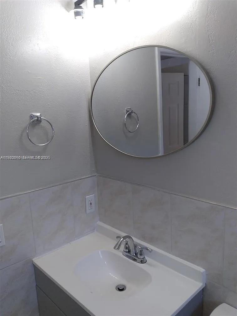   /  1250 sq. ft. $ 2025-12-21 0 Photo