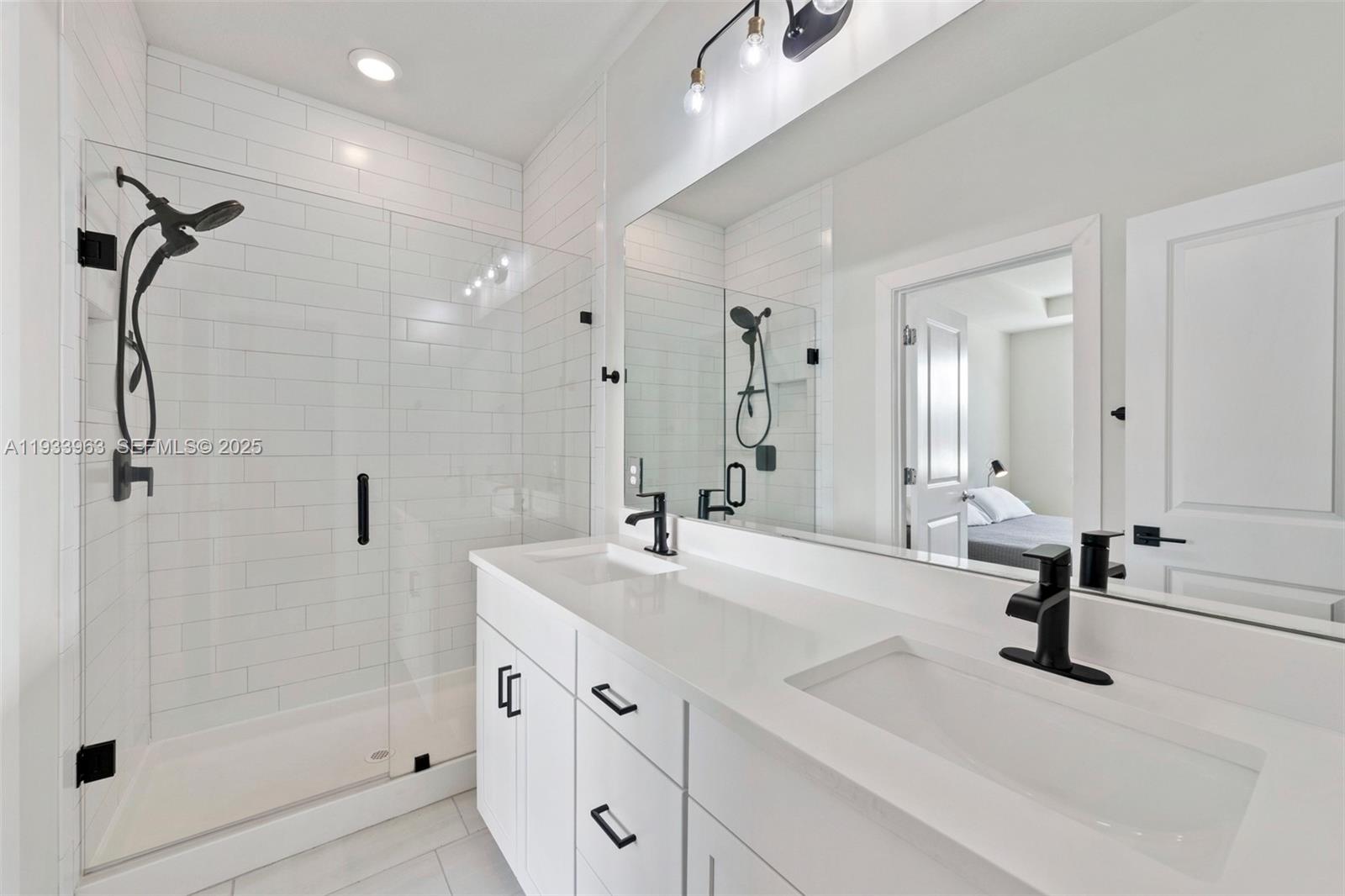 5180 3 / 3 1421 кв.футов $ 2025-12-21 0 Фото