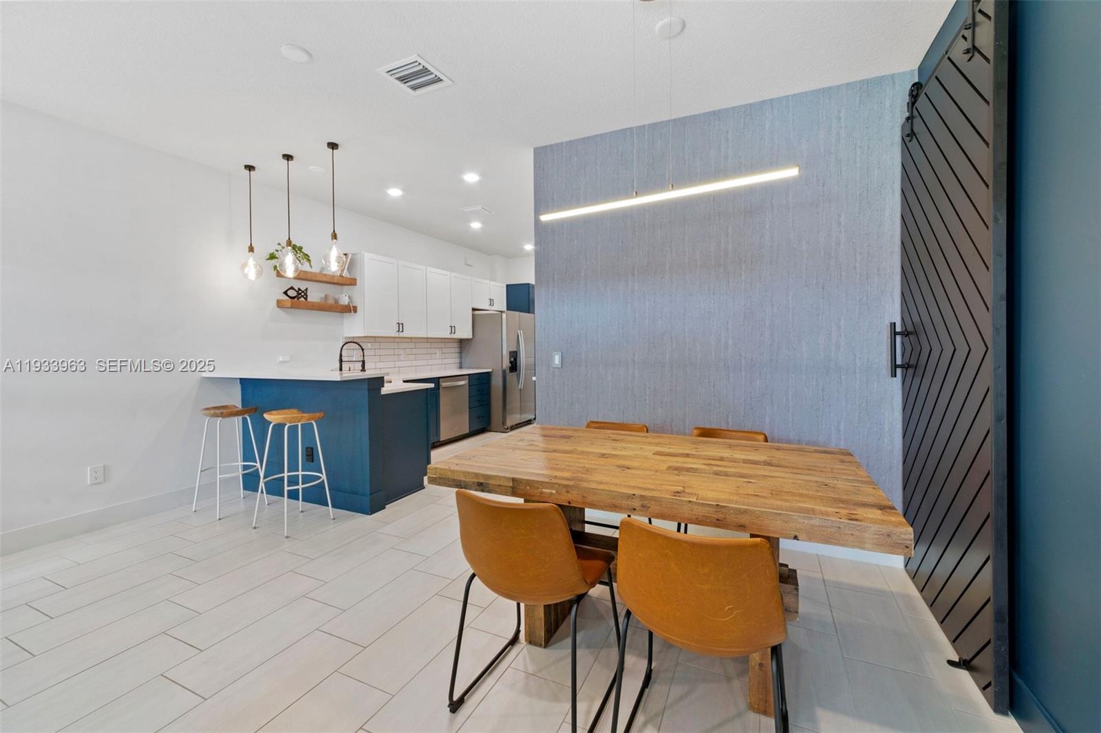 5180 3 / 3 1421 кв.футов $ 2025-12-21 0 Фото