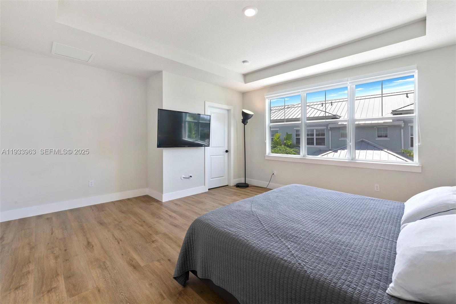 5180 3 / 3 1421 кв.футов $ 2025-12-21 0 Фото