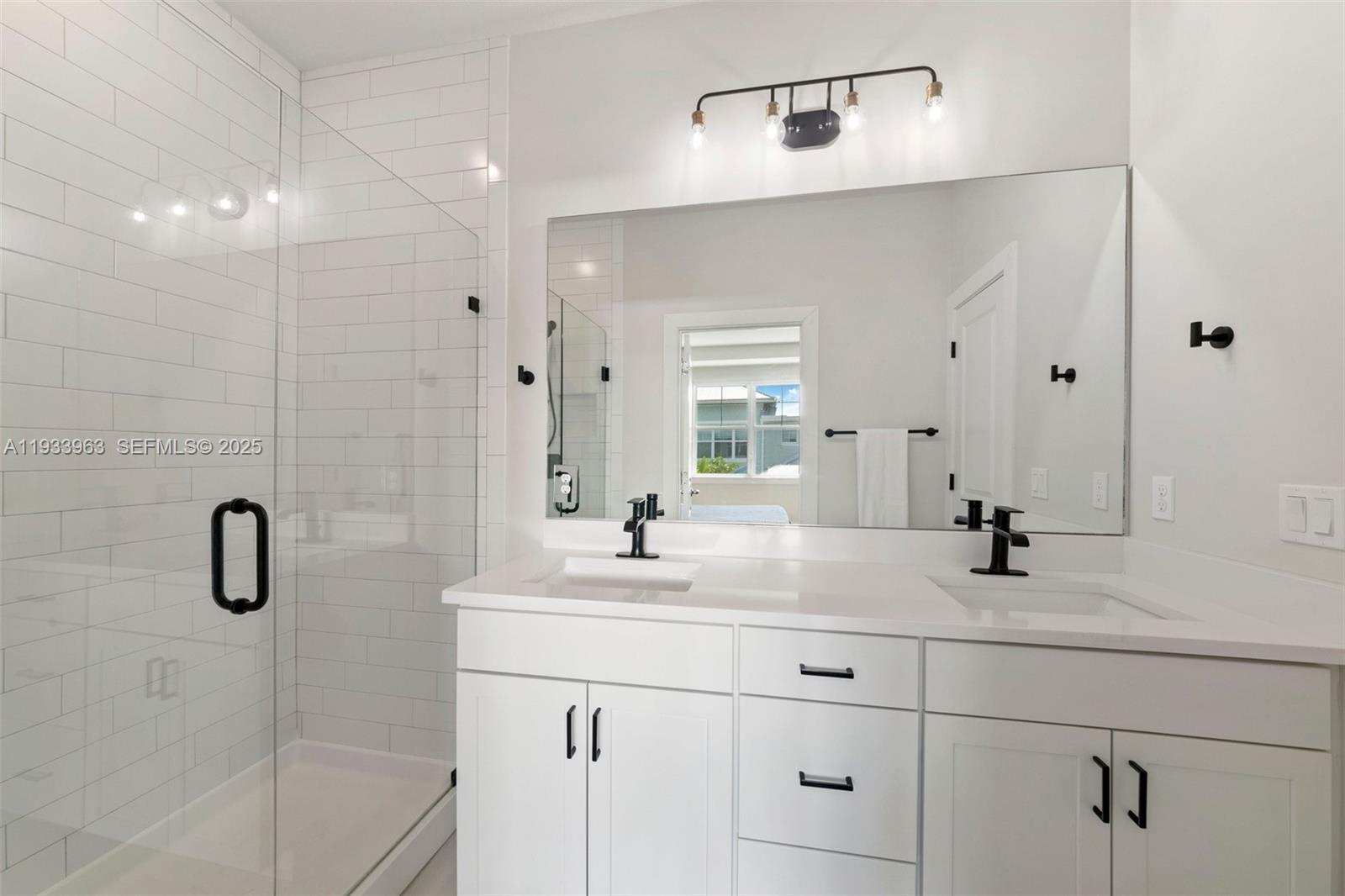 5180 3 / 3 1421 кв.футов $ 2025-12-21 0 Фото