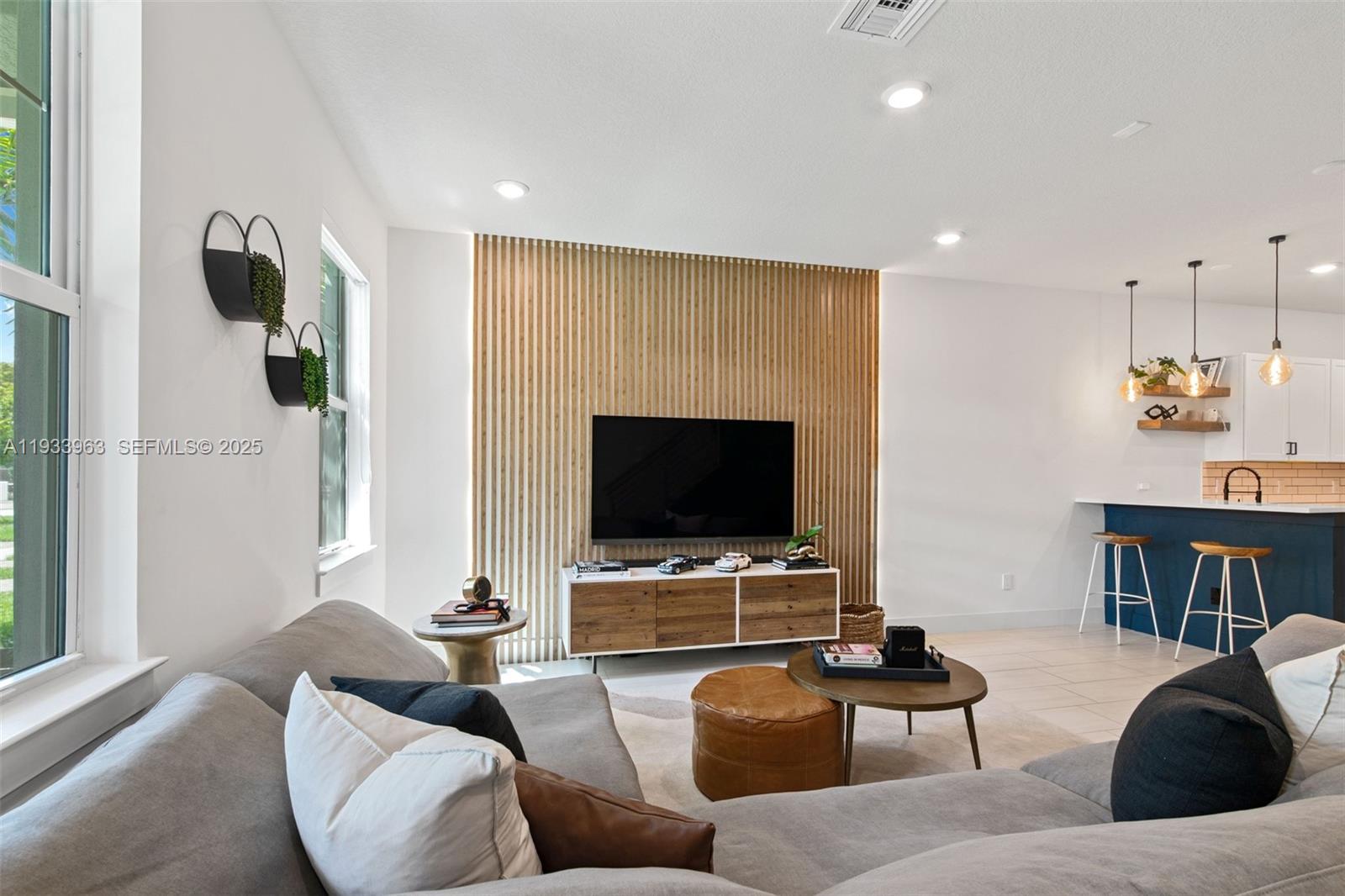 5180 3 / 3 1421 кв.футов $ 2025-12-21 0 Фото