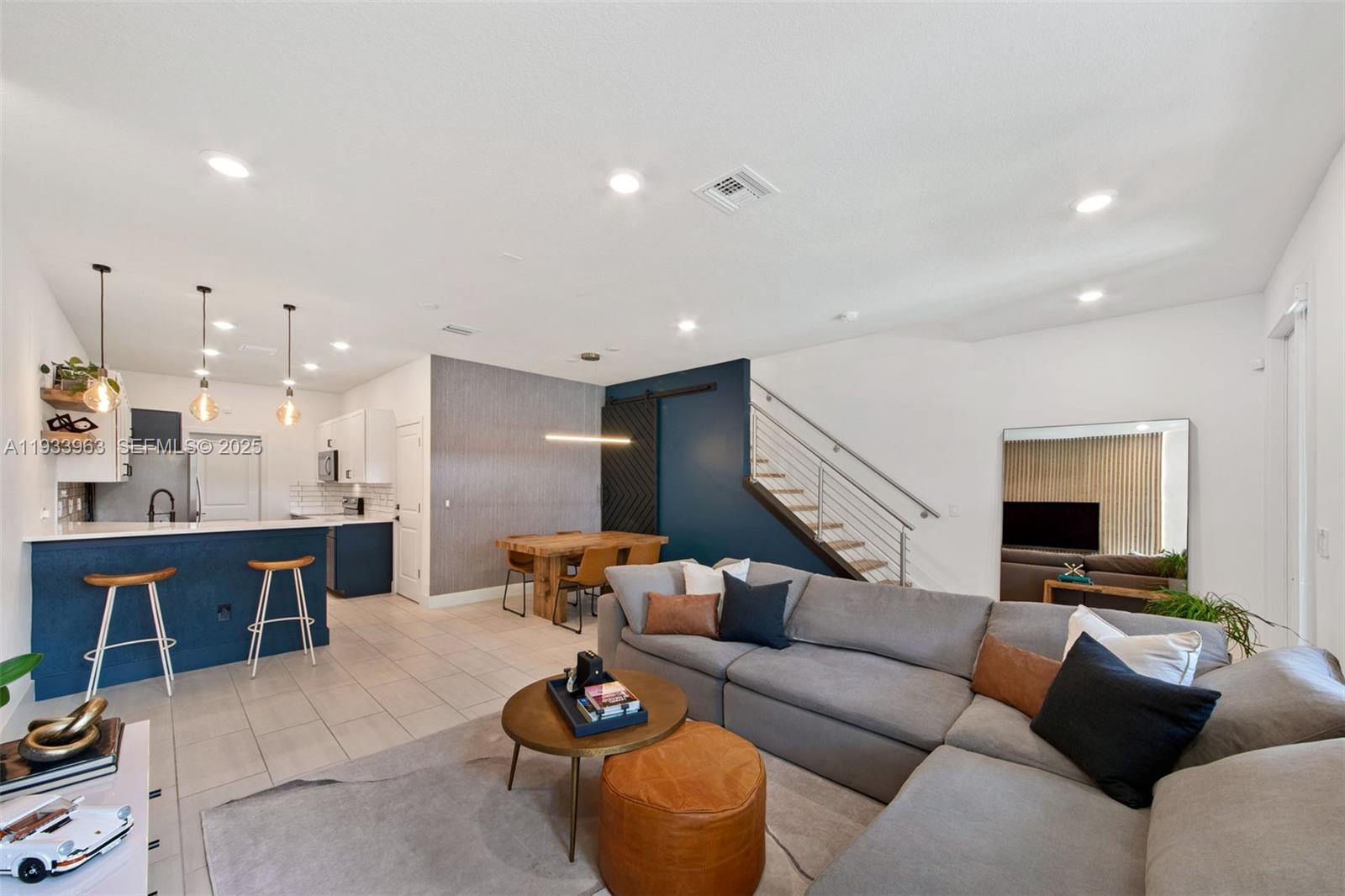 5180 3 / 3 1421 кв.футов $ 2025-12-21 0 Фото