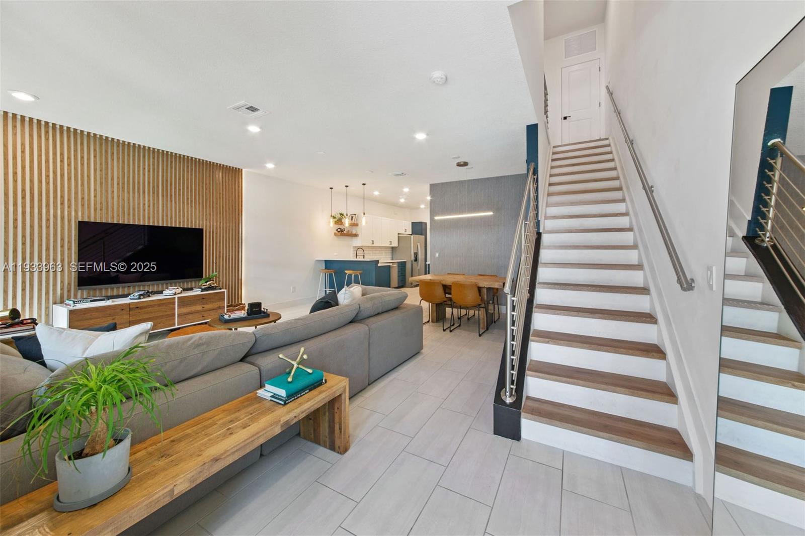 5180 3 / 3 1421 кв.футов $ 2025-12-21 0 Фото