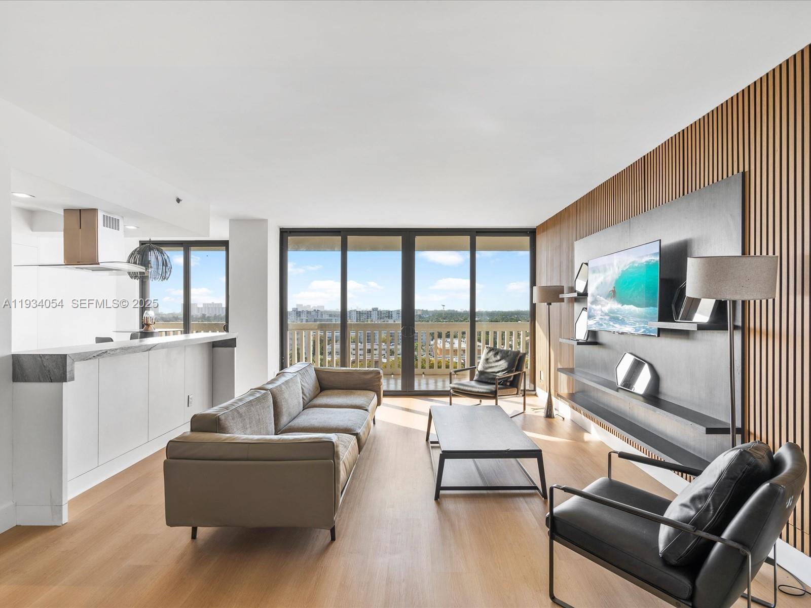 903 2 / 2 1564 sq. ft. $ 2025-12-22 0 foto