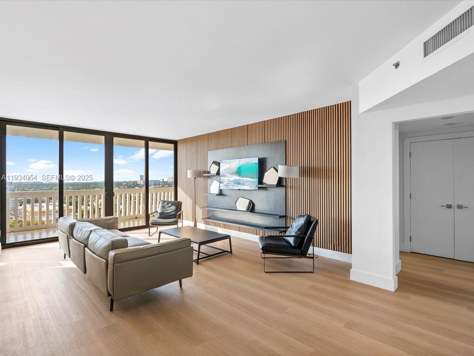 903 2 / 2 1564 sq. ft. $ 2025-12-22 0 foto