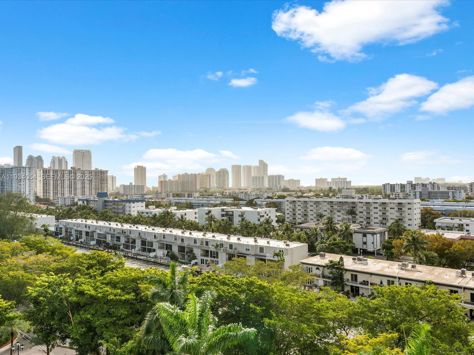 903 2 / 2 1564 sq. ft. $ 2025-12-22 0 foto