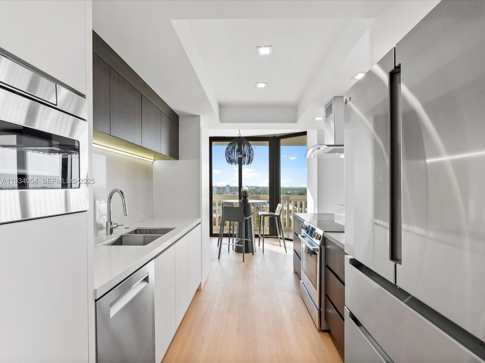 903 2 / 2 1564 sq. ft. $ 2025-12-22 0 foto