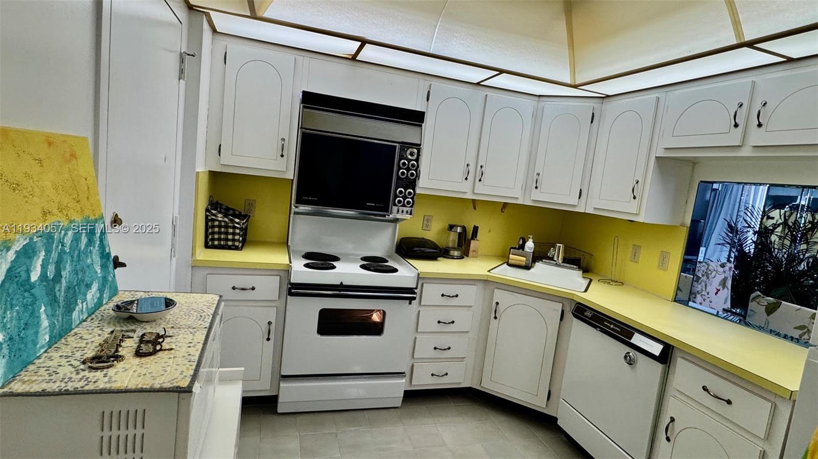 Photo of 1865 Ocean Dr  #11B, Hallandale Beach, Florida, 33009 - 