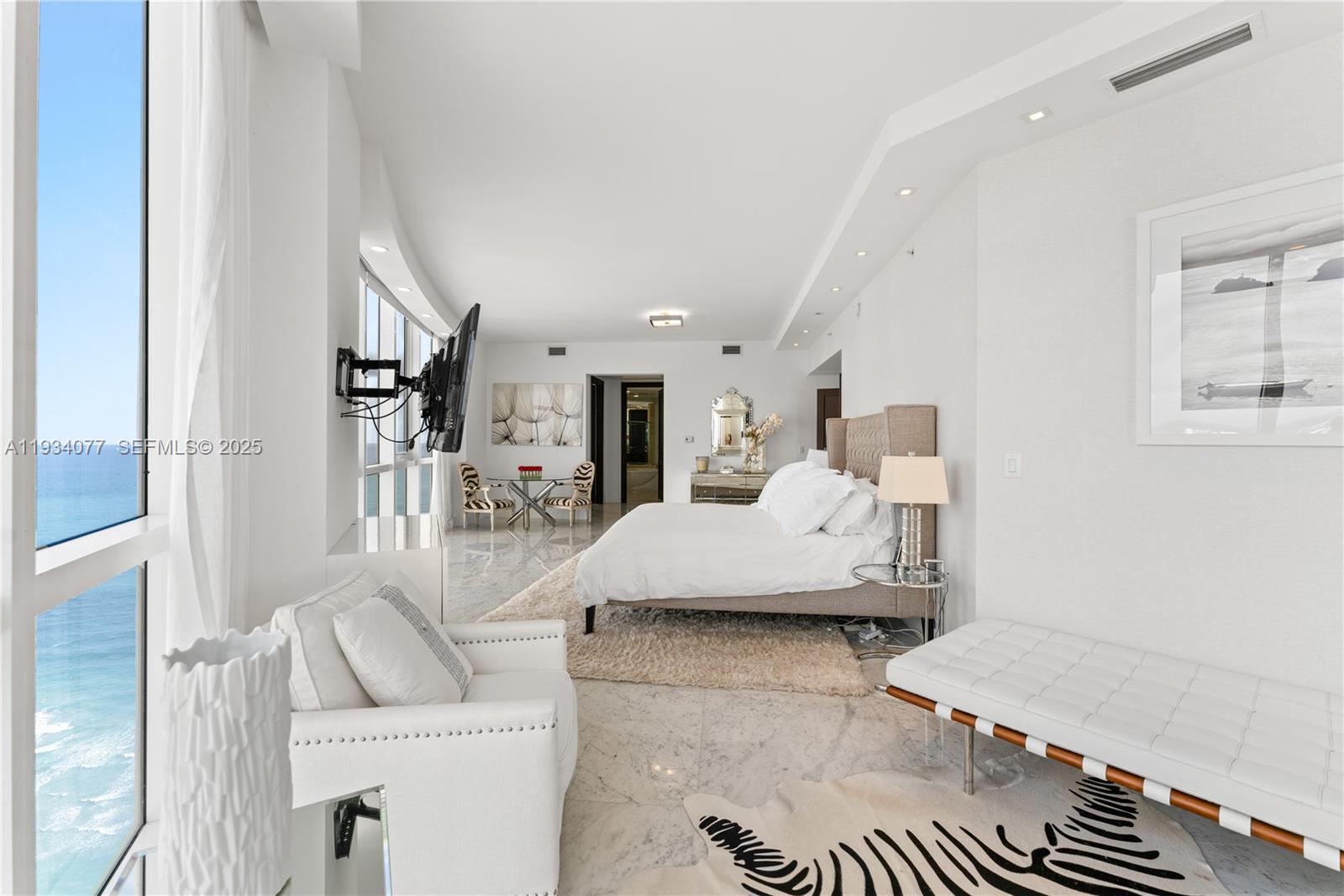 5001 3 / 4 3016 sq. ft. $ 2025-12-22 0 foto