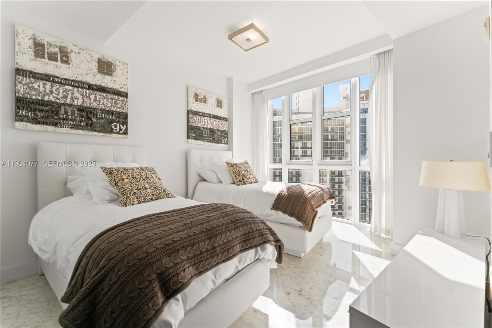 5001 3 / 4 3016 sq. ft. $ 2025-12-22 0 foto