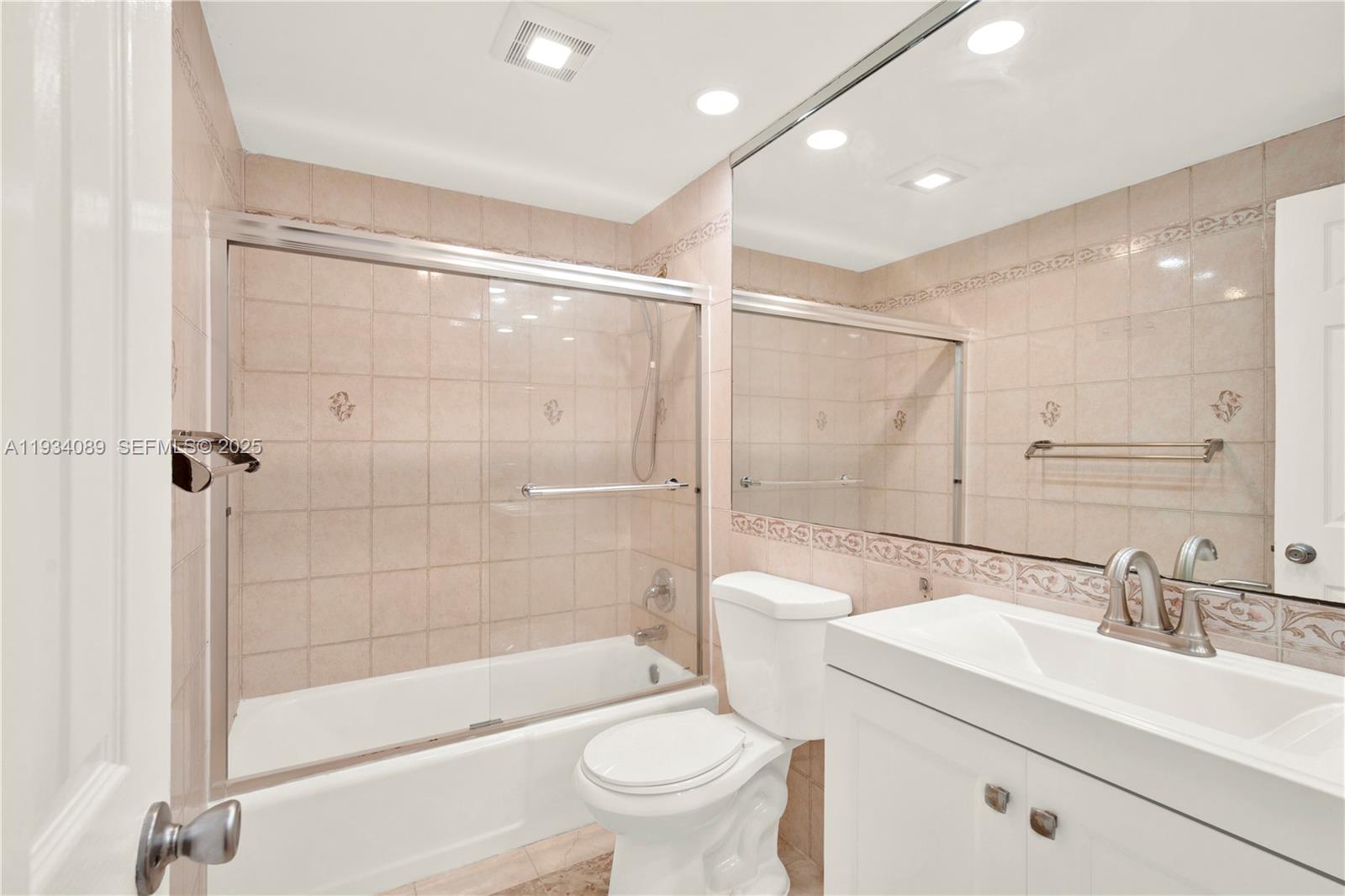 Photo of 400 Kings Point Dr #1604, Sunny Isles Beach, Florida, 33160 -