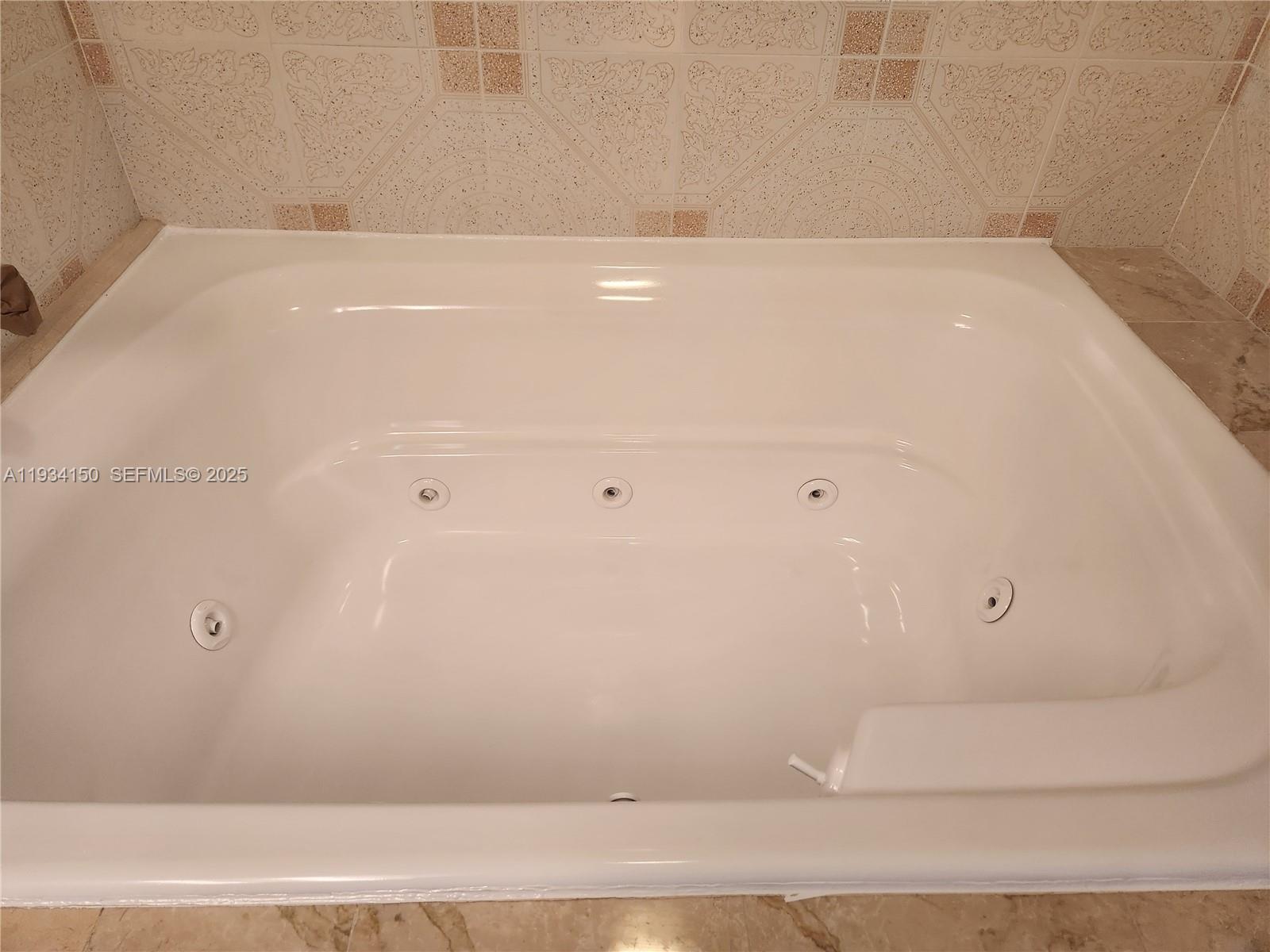 See details 819 2 / 2 1525 sq. ft. $ 2025-12-22 0 Photo