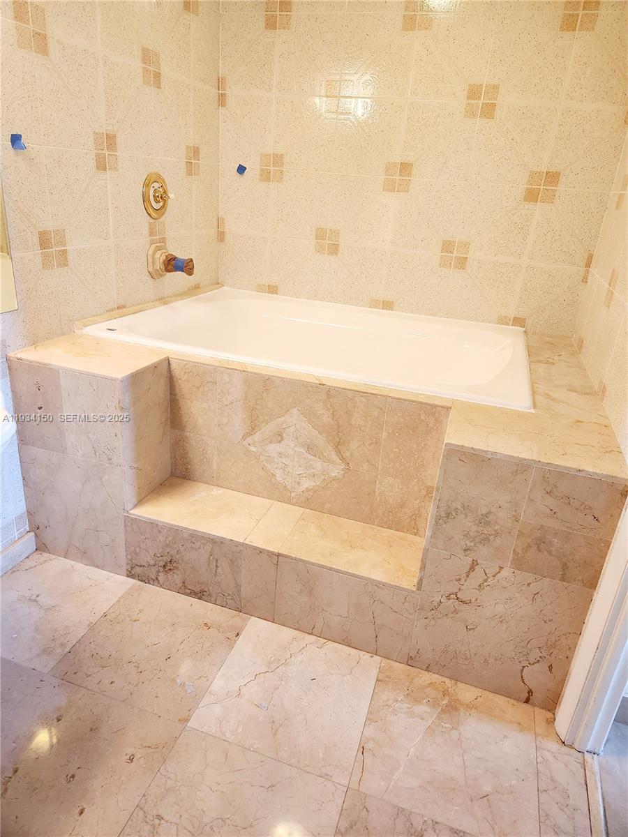 See details 819 2 / 2 1525 sq. ft. $ 2025-12-22 0 Photo