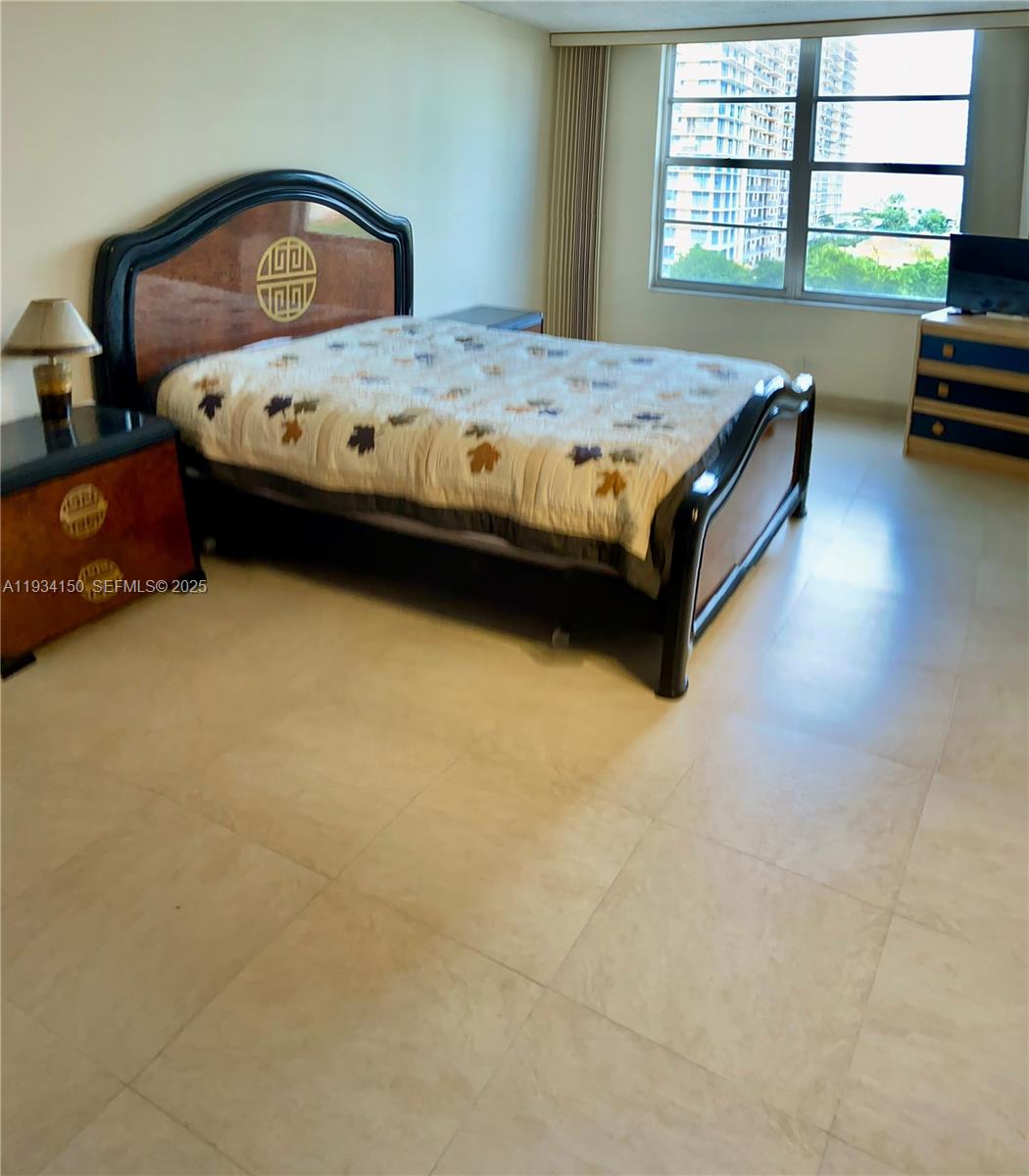 See details 819 2 / 2 1525 sq. ft. $ 2025-12-22 0 Photo