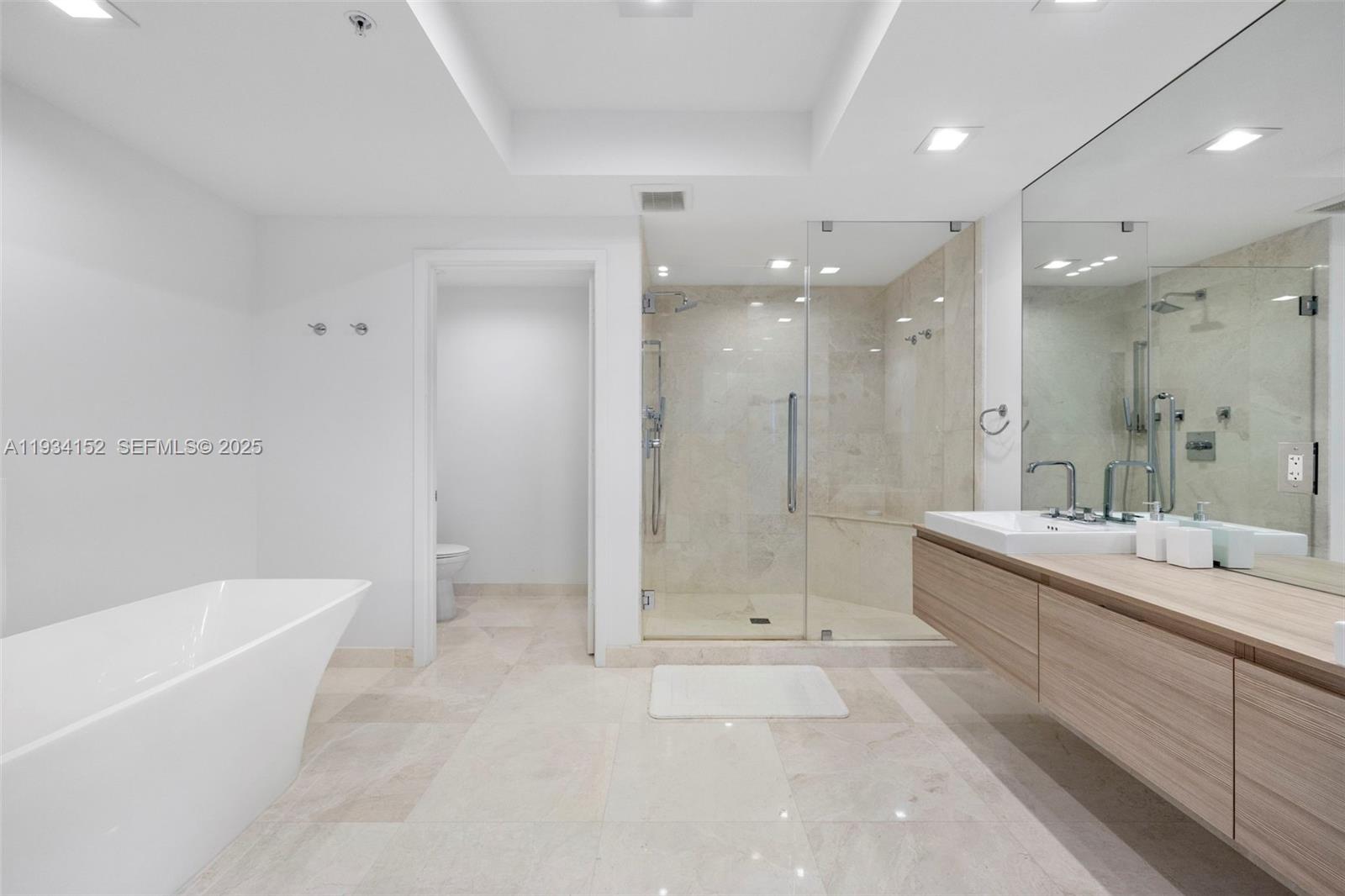 Photo of 17111 Biscayne Blvd  #1110, North Miami Beach, Florida, 33160 - 