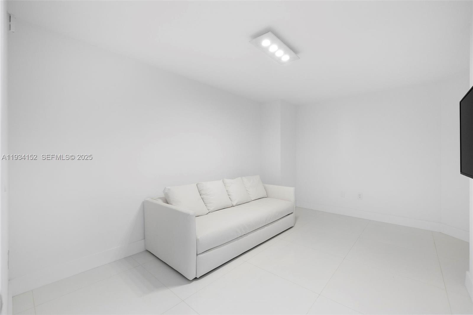 Photo of 17111 Biscayne Blvd  #1110, North Miami Beach, Florida, 33160 - 