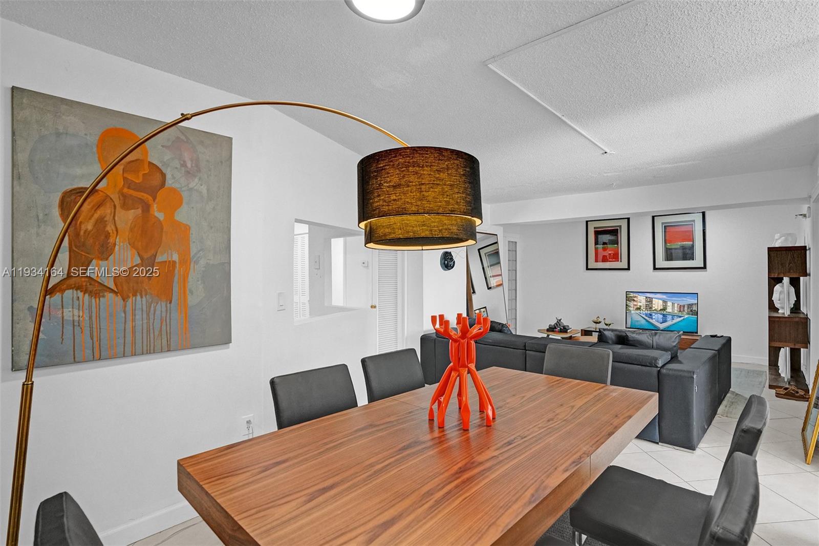 304-2 2 / 2 1036 sq. ft. $ 2025-12-22 0 Photo