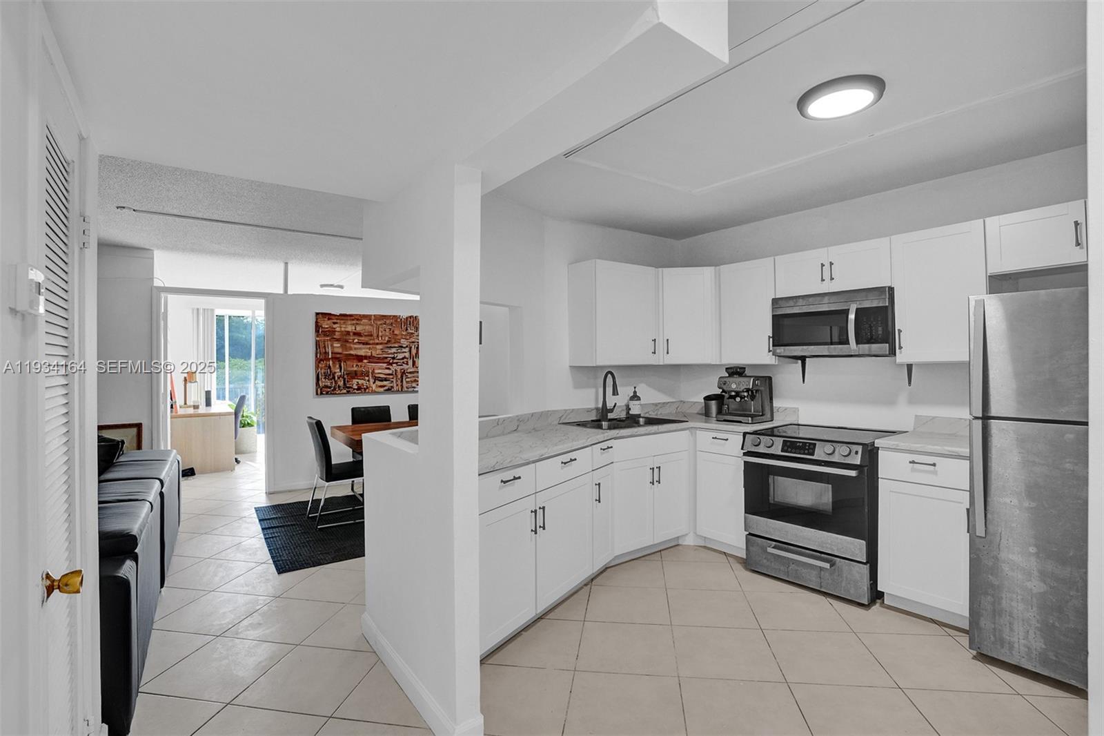 304-2 2 / 2 1036 sq. ft. $ 2025-12-22 0 Photo