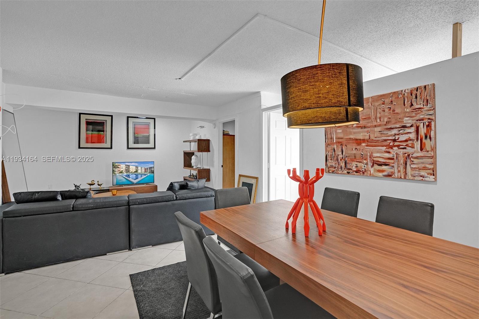 304-2 2 / 2 1036 sq. ft. $ 2025-12-22 0 Photo