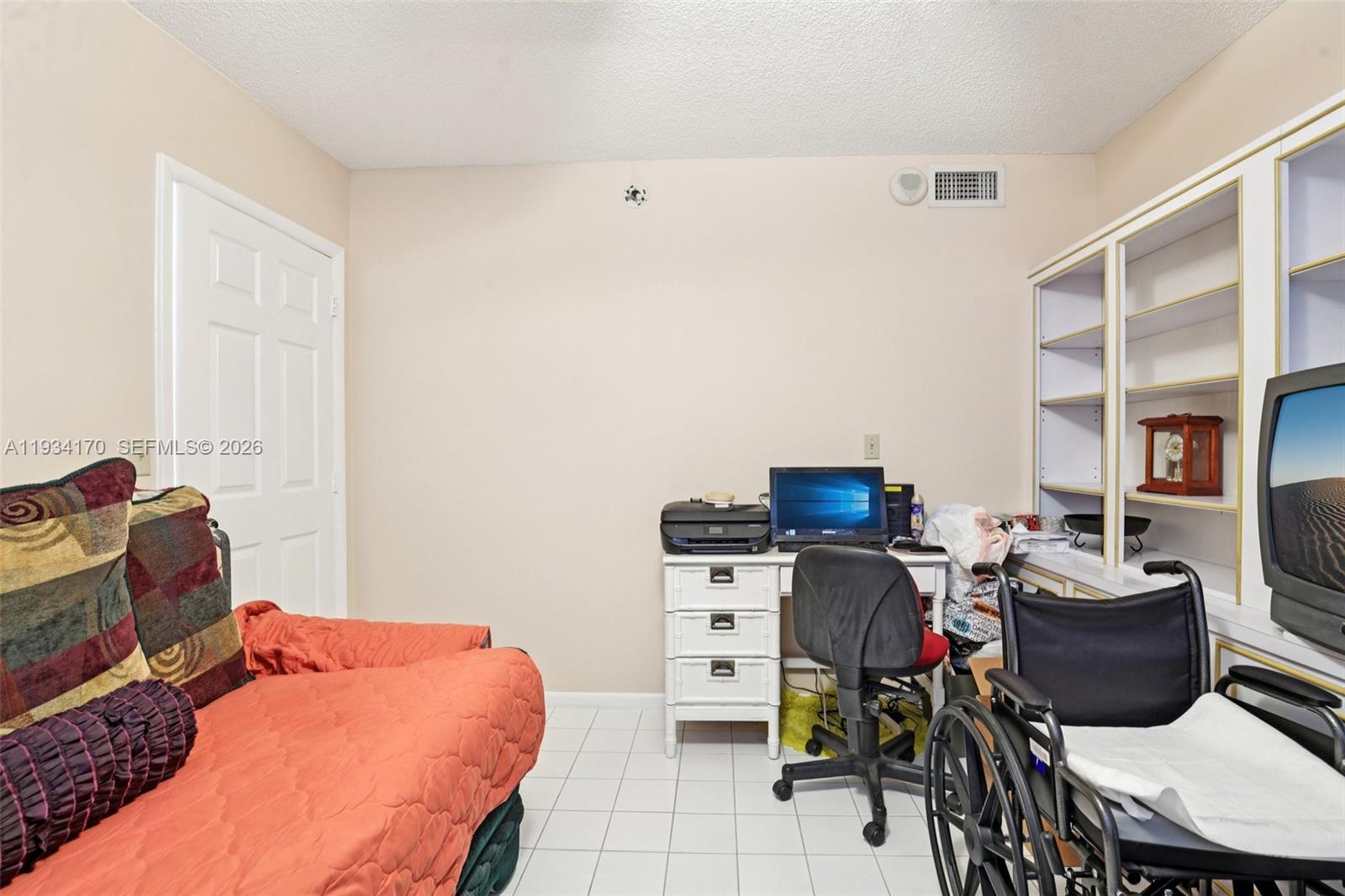 See details 702 2 / 2 1132 sq. ft. $ 2025-12-22 0 Photo