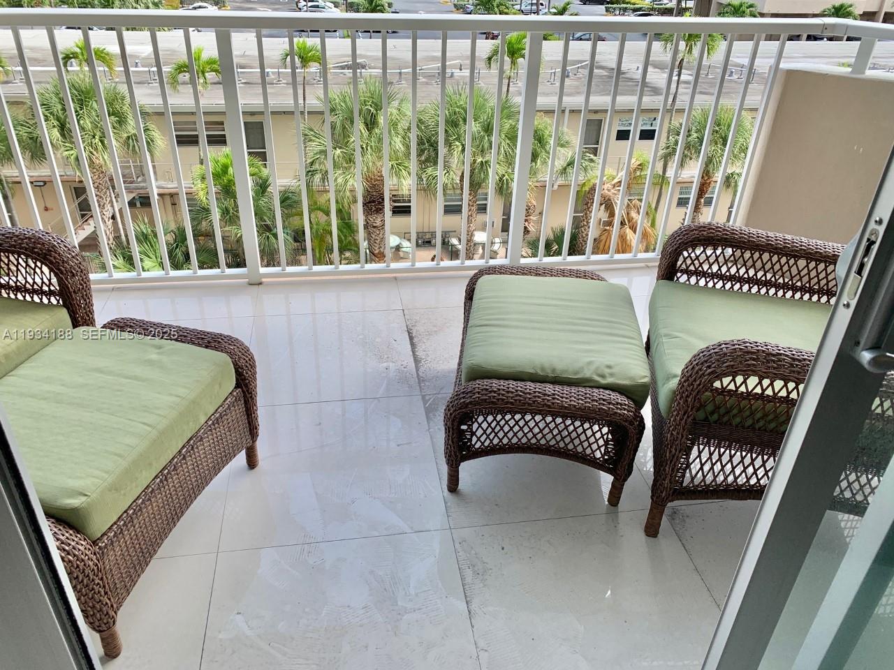 3C 1 / 2 870 sq. ft. $ 2025-12-22 0 Photo