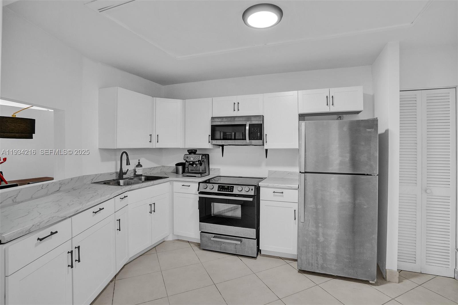 See details 304-2 2 / 2 1036 sq. ft. $ 2025-12-22 0 Photo