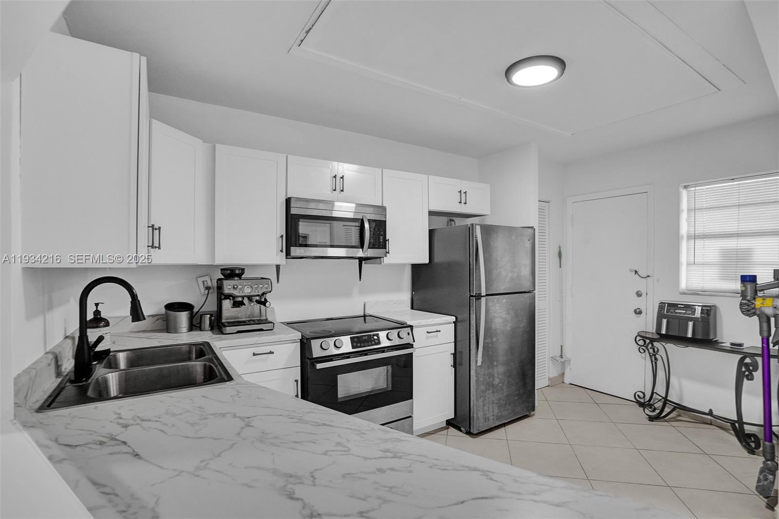 See details 304-2 2 / 2 1036 sq. ft. $ 2025-12-22 0 Photo