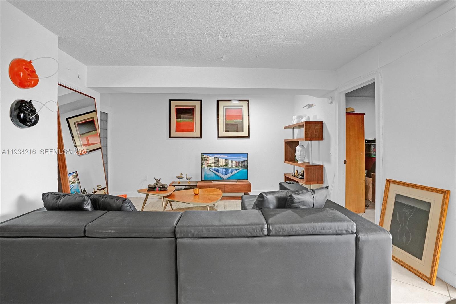 See details 304-2 2 / 2 1036 sq. ft. $ 2025-12-22 0 Photo