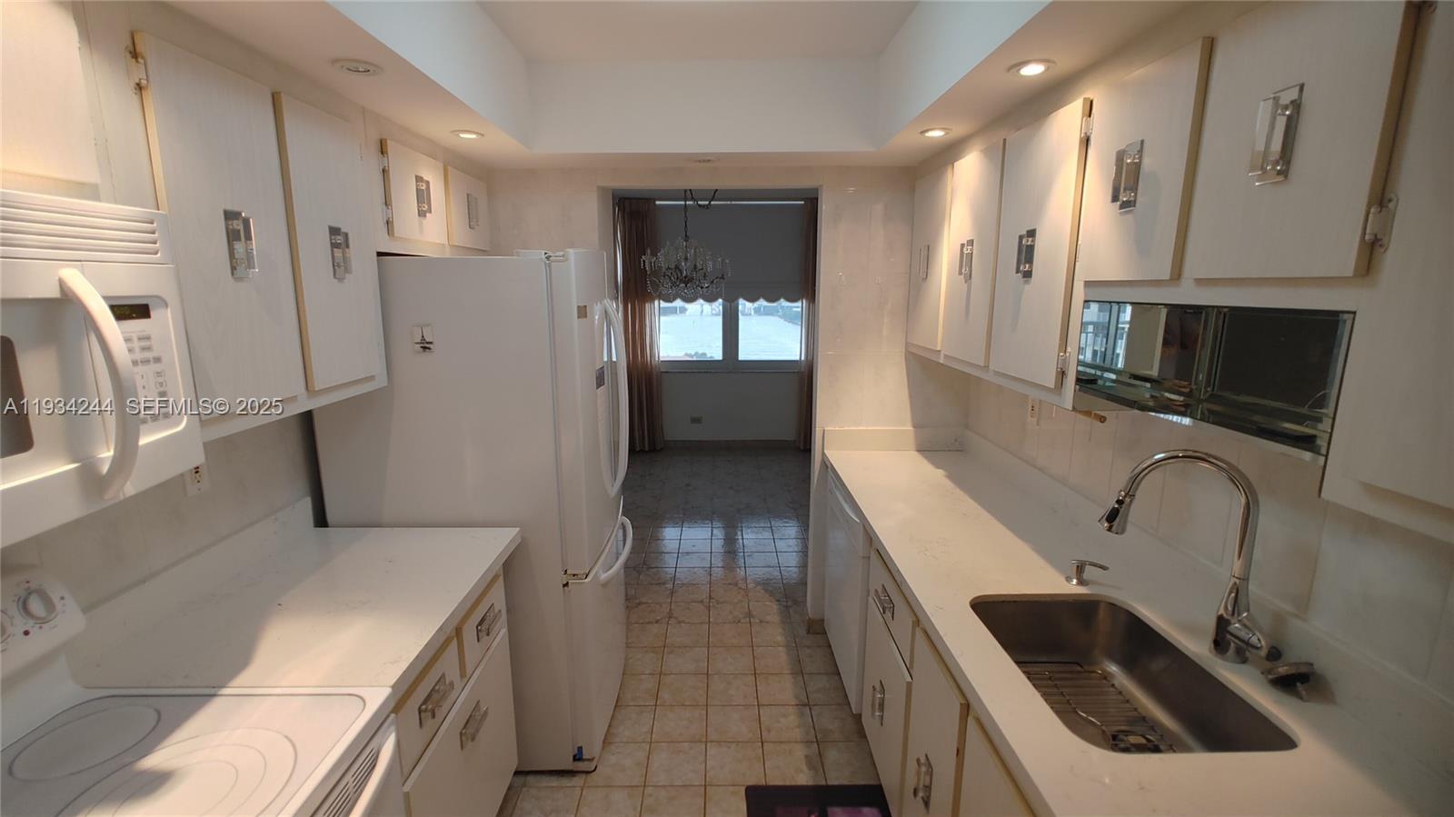 1405 1 / 2 1104 sq. ft. $ 2025-12-22 0 Photo