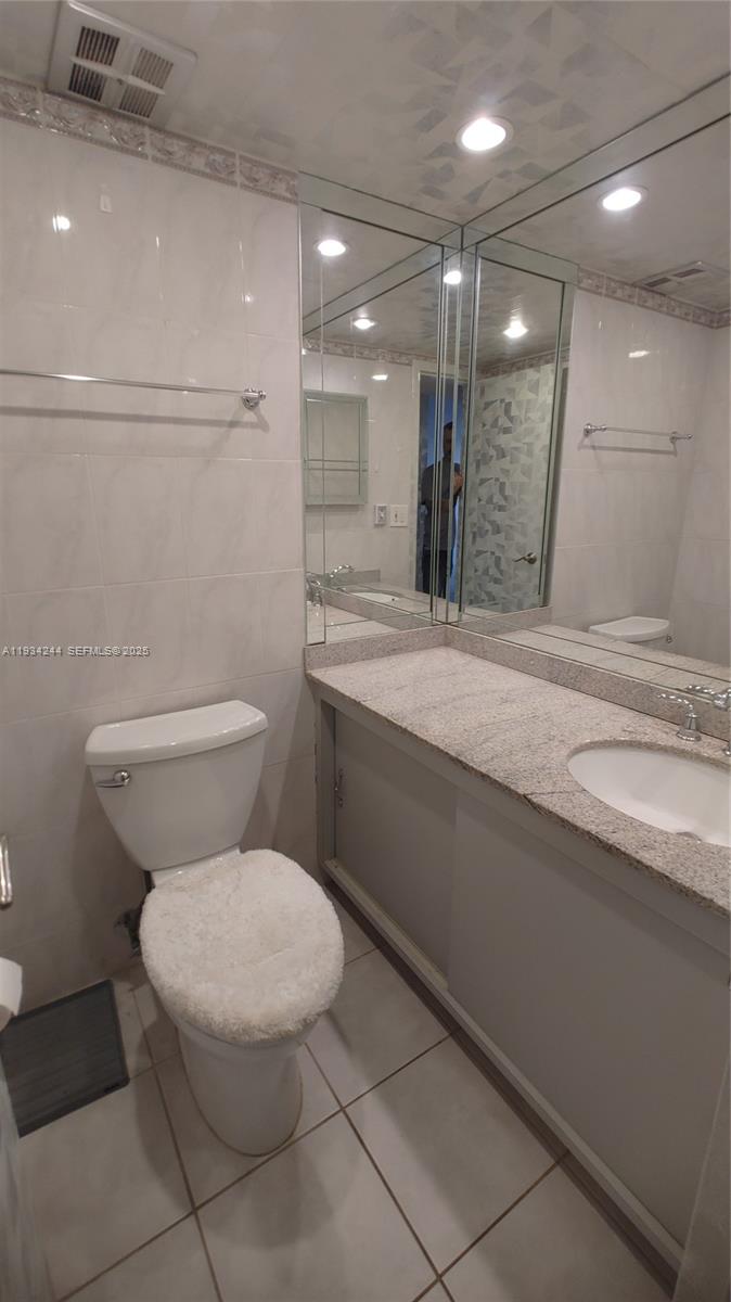 1405 1 / 2 1104 sq. ft. $ 2025-12-22 0 Photo