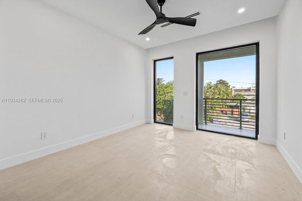   /  4992 sq. ft. $ 2025-12-22 0 foto