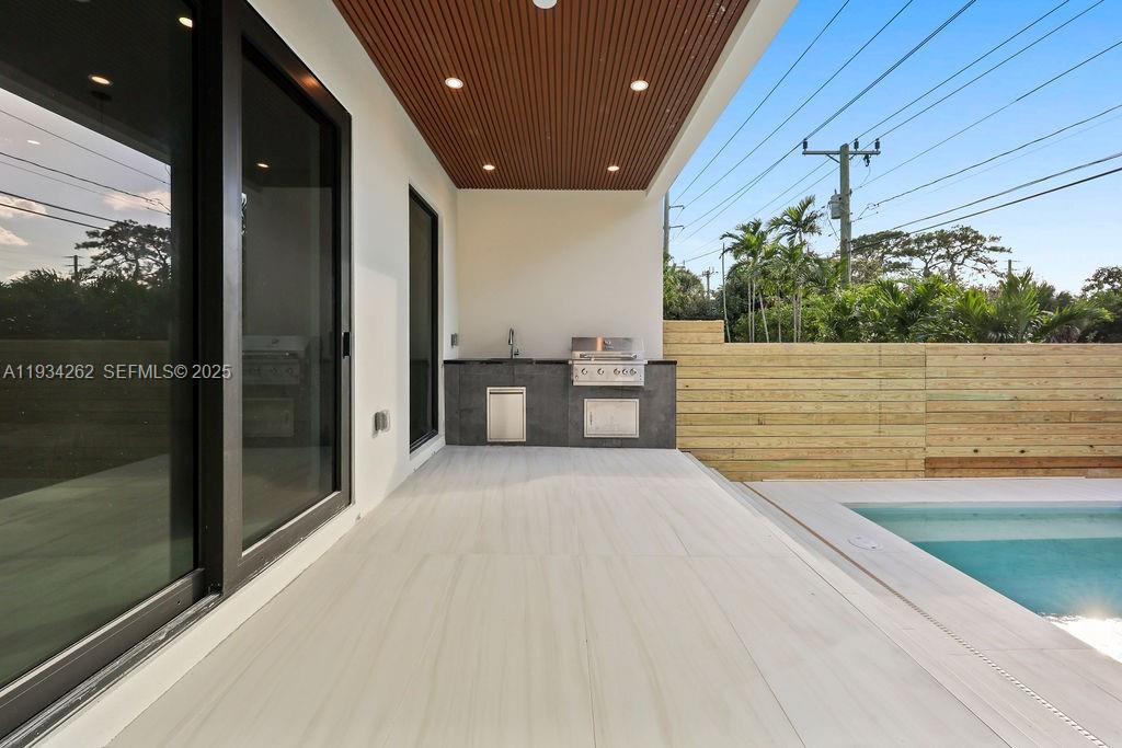   /  4992 sq. ft. $ 2025-12-22 0 foto