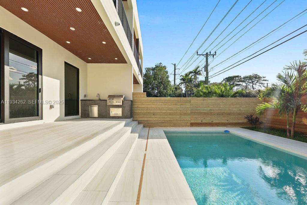   /  4992 sq. ft. $ 2025-12-22 0 foto