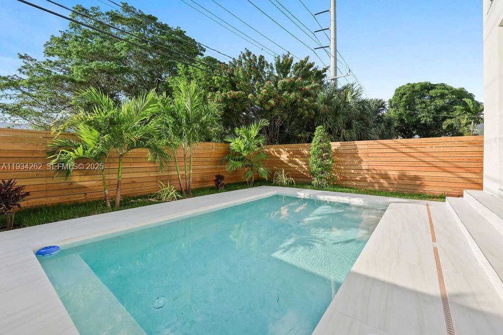   /  4992 sq. ft. $ 2025-12-22 0 foto