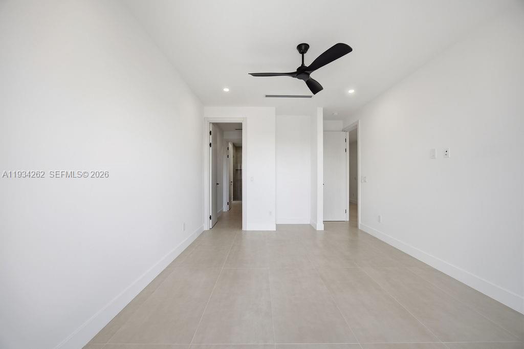   /  4992 sq. ft. $ 2025-12-22 0 foto