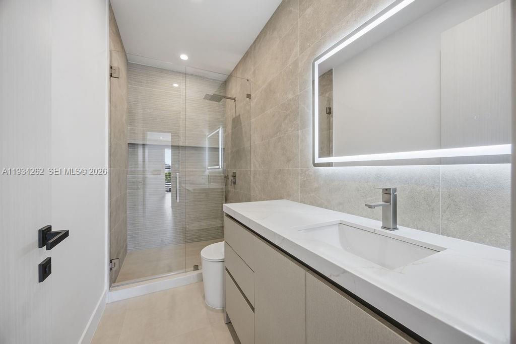   /  4992 sq. ft. $ 2025-12-22 0 foto