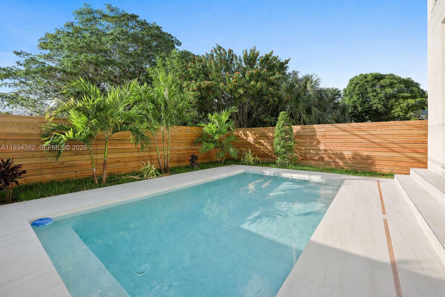   /  4992 sq. ft. $ 2025-12-22 0 foto